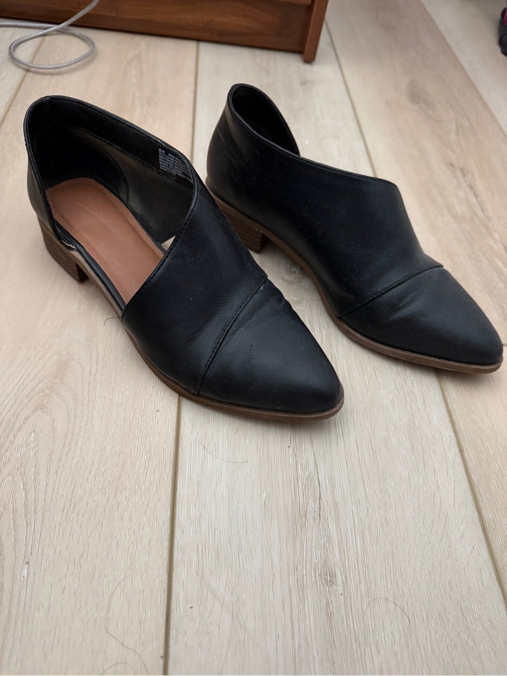 Black Pointed Leather Women's Slip-On Shoes